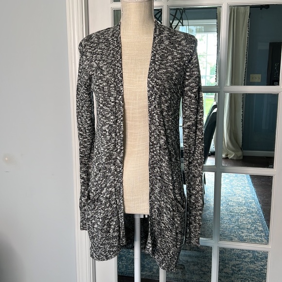 Old Navy Sweaters - OLD NAVY knit cardigan black/white size S